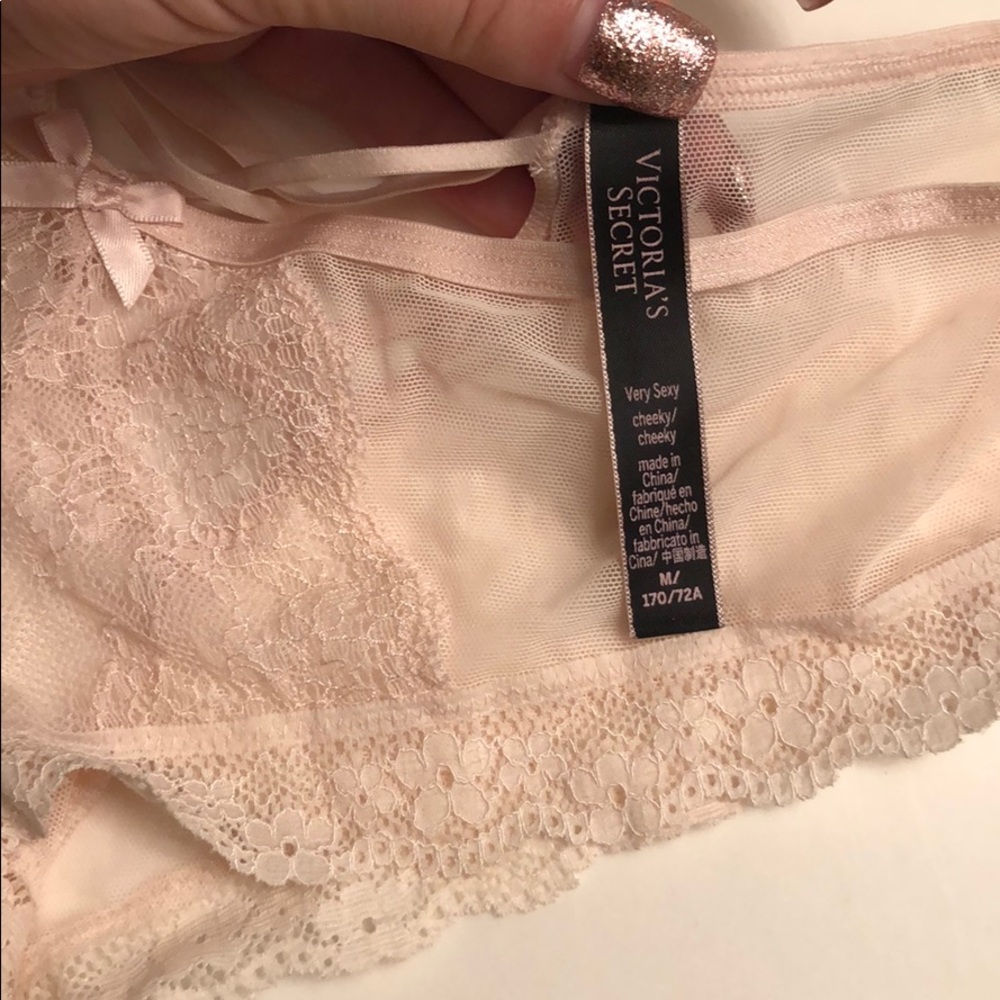 Victoria’s Secret “very sexy” cheeky panties s:M - Picture 2 of 5